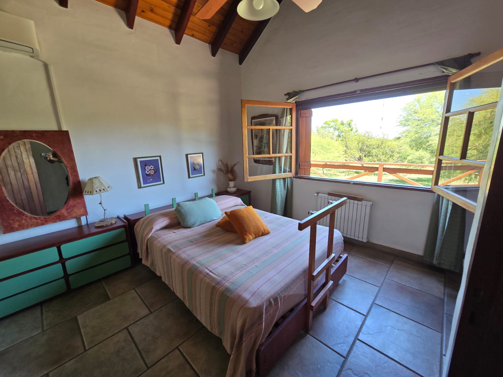 Habitación con cama doble, Casa de Campo